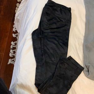 Camo spandex leggings